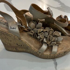 b.o.c. Women's Beige Floral Wedge Sandals